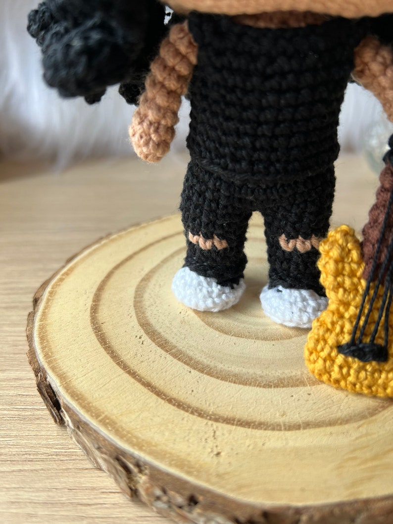 Slash crochet pattern Guns n' Roses crochet slash amigurumi pattern Funko Pop Crocheniacs crochet pattern
