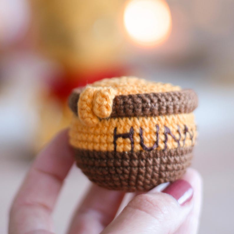 amigurumi pattern
crochet doll pattern
handmade doll
handmade decor diy
cute easy tutorial
craft stuffed toy
honey pot crochet
hunny pooh crochet
winnie the pooh
amigurumi pooh
pooh crochet pattern
hunny pot pooh
pooh amigurumi