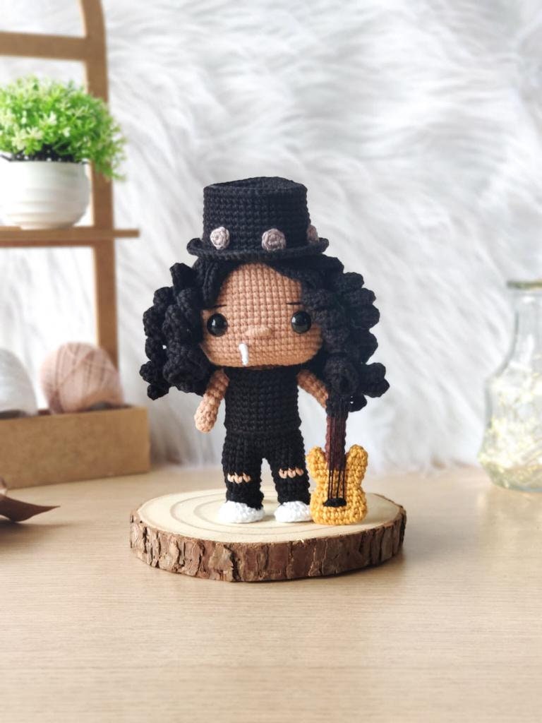 how does a rose toy feel Funko Gold Guns N' Roses Slash 5 Inch Premium Vinyl Figure 61434 main image 1