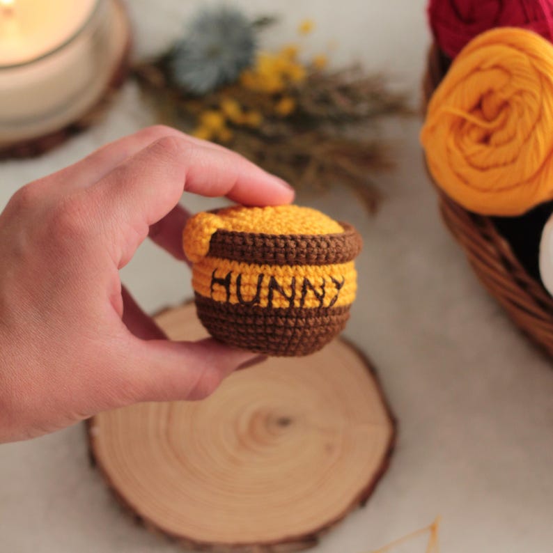 amigurumi pattern
crochet doll pattern
handmade doll
handmade decor diy
cute easy tutorial
craft stuffed toy
honey pot crochet
hunny pooh crochet
winnie the pooh
amigurumi pooh
pooh crochet pattern
hunny pot pooh
pooh amigurumi