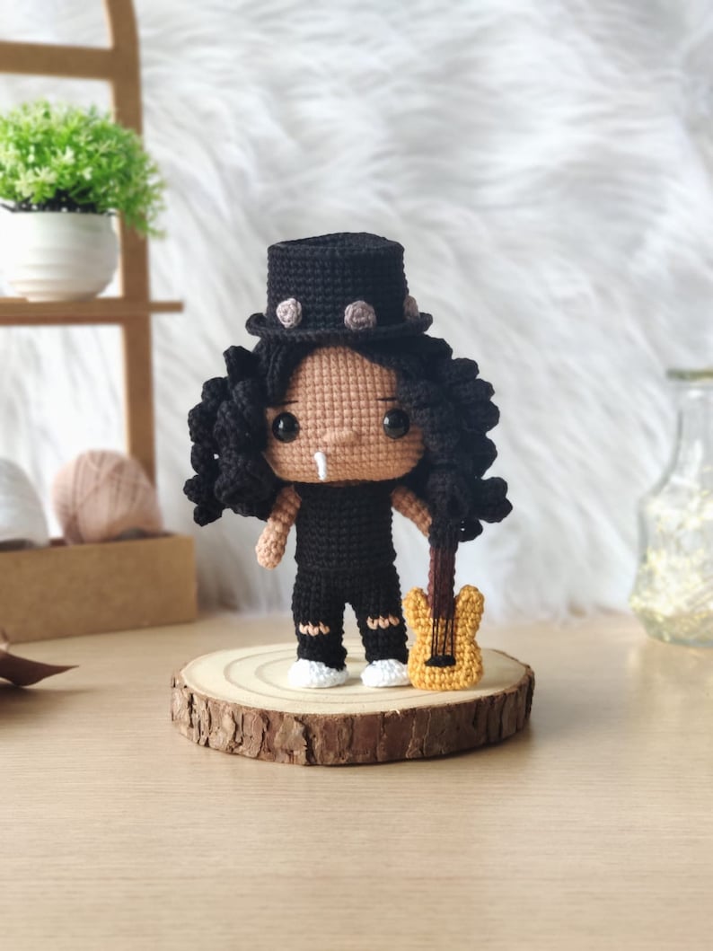 Slash crochet pattern Guns n' Roses crochet slash amigurumi pattern Funko Pop Crocheniacs crochet pattern