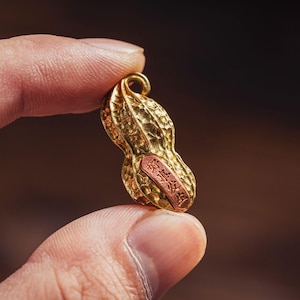 Messing 3D Erdnuss Schlüsselbund, Metall Erdnuss Form Charm Anhänger, Snack Schlüsselbund, Ernte Schmuck, Geschenk für Sie / Ihn