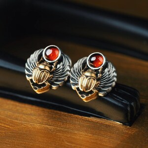 Boucles D'oreilles Bronze Scarabée égyptien Avec Strass Rose - Pendantes, Dormeuses, Style Hiéroglyphe