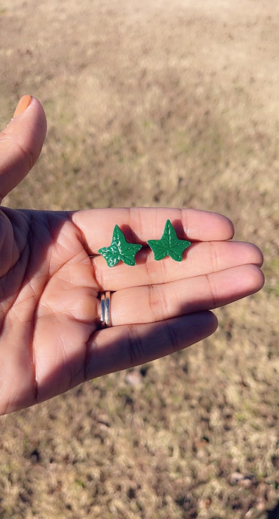 AKA Inspired Ivy Stud Earrings – Alpha Kappa Alpha Sorority Jewelry – Pink and Green Clay Studs with Pearls – Handmade Soror Gift for Her