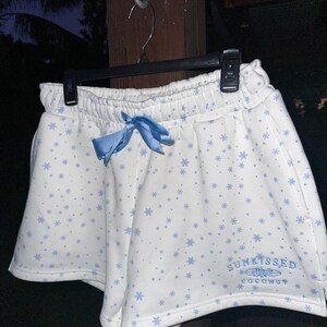 Snowflake Sunkissedcoconut Embroider Shorts