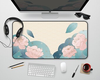 Elegante Japanische Schreibtischmatte: Rosa Pfingstrose und Seigaiha Geometrisches Muster, Große Mausunterlage, Büro Dekor