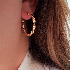 Twisted Hoops, Thin Huggie Hoops, Twist Gold Hoops, Medium Size Hoop Earrings, Dainty Circle Hoops, Layered Hoops, Summer Stacking Hoops