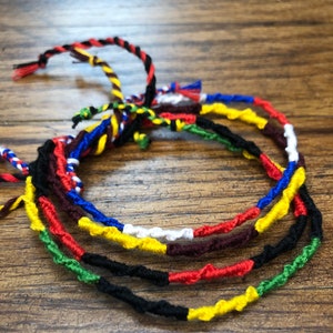 Trap vriendschapsarmband met aangepaste kleuren