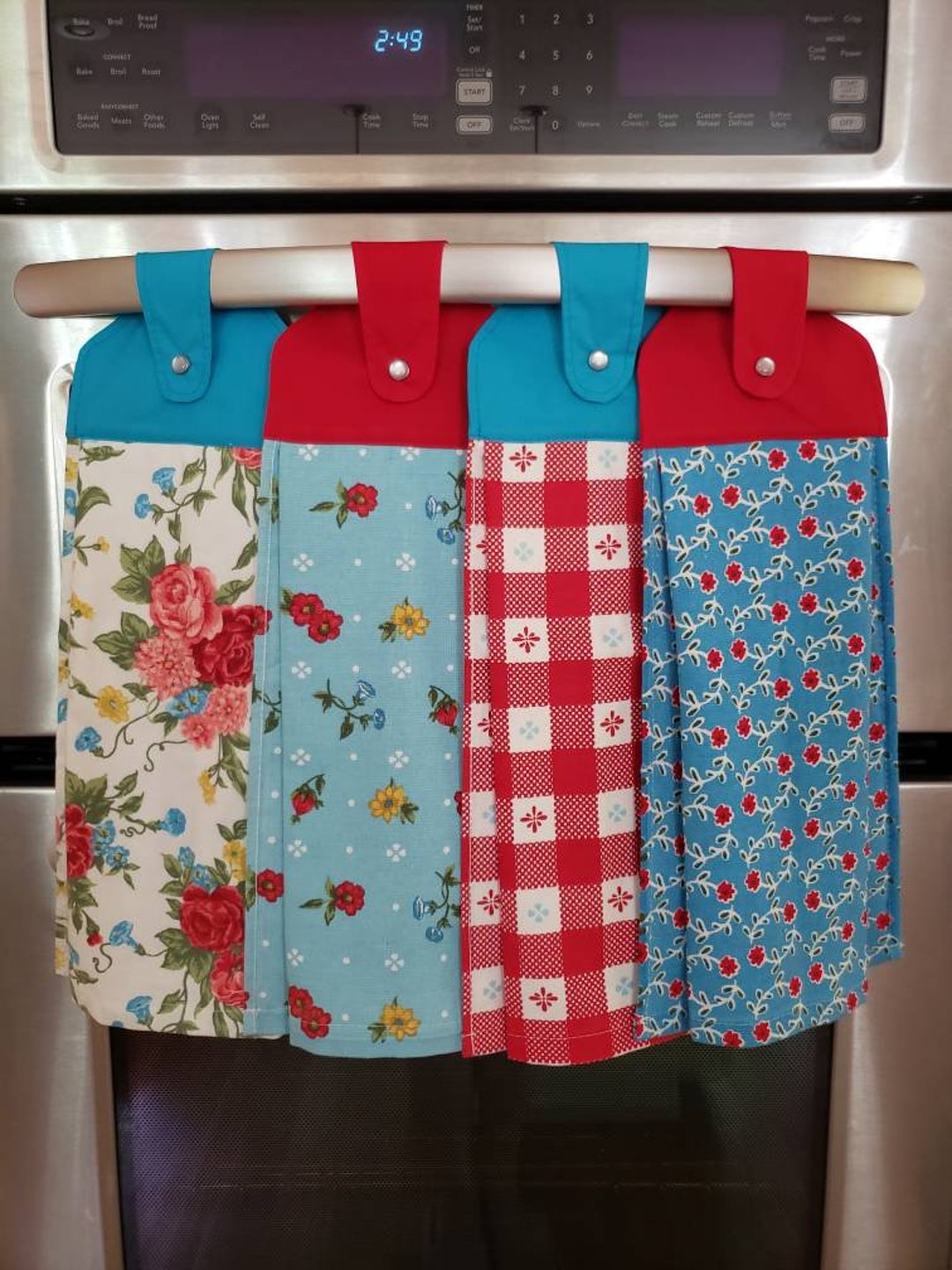 **NEW** Handmade Hanging Kitchen Dish Towel ~ Oven door towel ~ Dogs &  Polka Dot