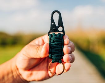 Smaragdgrüner Paracord Schlüsselanhänger
