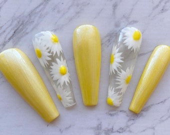 Reusable Sunflower Frosted Yellow Press On Nails