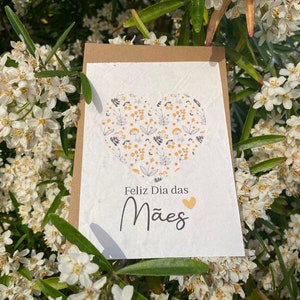 Carte à planter Bonne fête Maman Coeur Jaune. Carte ensemencée Fête des mères. Carte Anglais, Espagnol, Néérlandais, Allemand, Portugais. Portugais