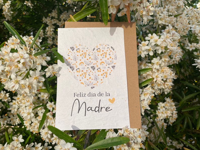 Carte à planter Bonne fête Maman Coeur Jaune. Carte ensemencée Fête des mères. Carte Anglais, Espagnol, Néérlandais, Allemand, Portugais. Espagnol