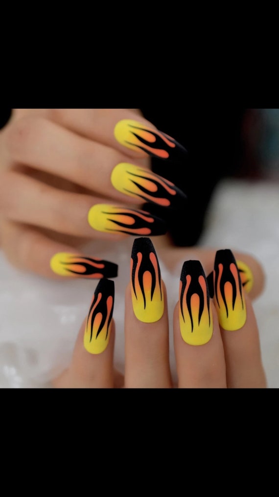 Uñas de Fuego Mate Negro Amarillo Prensa en Uñas Falsas Extra - Etsy España