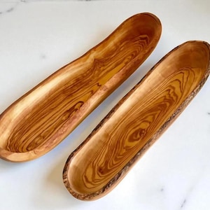 Handcrafted Olive Wood Serving Bowl, Rustic Bread Basket, Unique Grain Pattern