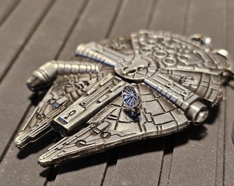 Millennium Falcon -  Keychain - Star Wars - Gadgets