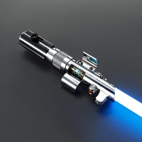 アナキン　カイバークリスタル　カスタムライトセーバー　Neopixel Anakin Skywalker Neopixel Lightsaber With Rotating Crystal Chamber