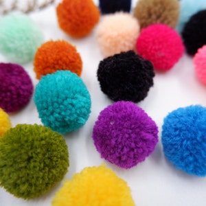 pom pom yarn  2cm, Craft Supplies, Handmade Pompoms, yarn pompom, Handmade Pompoms, pom pom decoration, mini pom poms