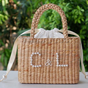 Personalized Bride Pearl Straw Shoulder Bag, Personalized with Pearl Bag Bridal Shower