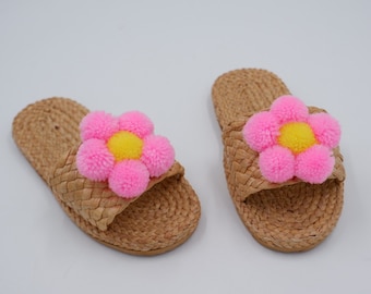 Strosandalen meisjes: kinderschoenen pompon bloemen