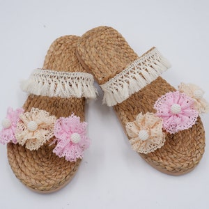 bridal sandal, beach wedding sandals, Sandal with flowers, white wedding sandals. Wedding Sandal, white flower lace shoes zdjęcie 4