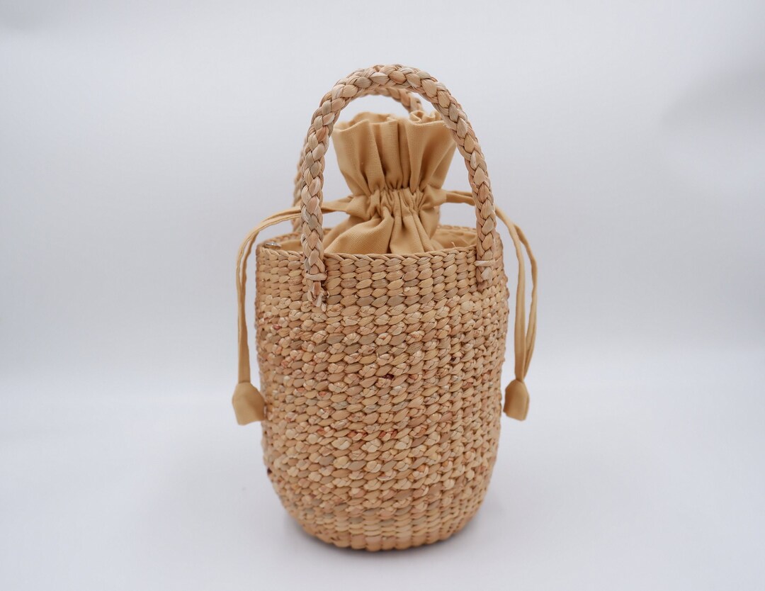 Water Hyacinth Bucket Bag: Straw Beach Bag With Leather Handle - Etsy