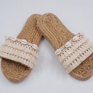 Beach Sandals, Bohemian Slippers, Bohemian Slippers, hotel slippers, Pom pom sandals, Straw Sandals, Greek Bridal, Bohemian, Raffia Shoes