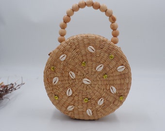 Round Straw Boho Purse: Shell Decor, Bohemian Crossbody