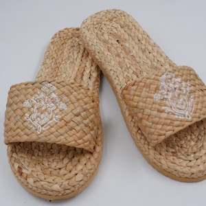 custom logo party slippers, Handmade logo slippers, hotel slippers, spa party favors
