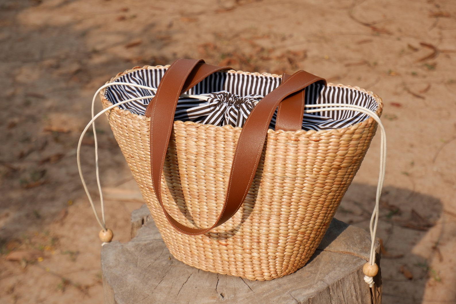 Handwoven Water Hyacinth Straw Bag: Leather Handle Beach Tote - Etsy
