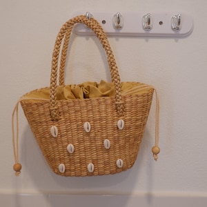 straw bag, shell bag, shell beach bag, beach tote bag, welcome bag, summer bag