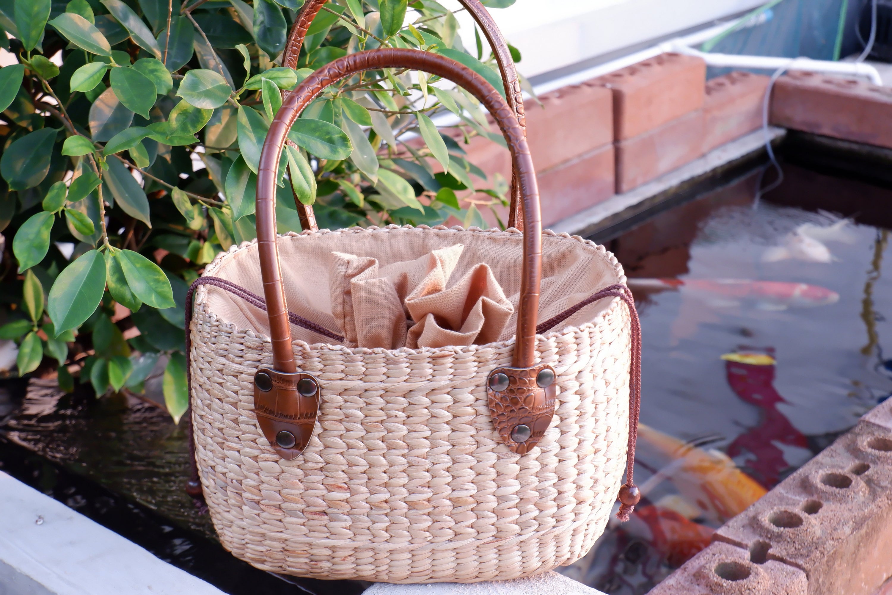 完売☆LUDLOW ラドロー Bucket-Water hyacinth bag Water Hyacinth Basket With PU Leather Handle - Etsy