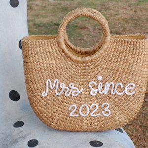 mrs bag, Personalized bride bag, Engagement gift, Bride Tote Bags, wedding gift, Bridal shower gift, Gift for bride