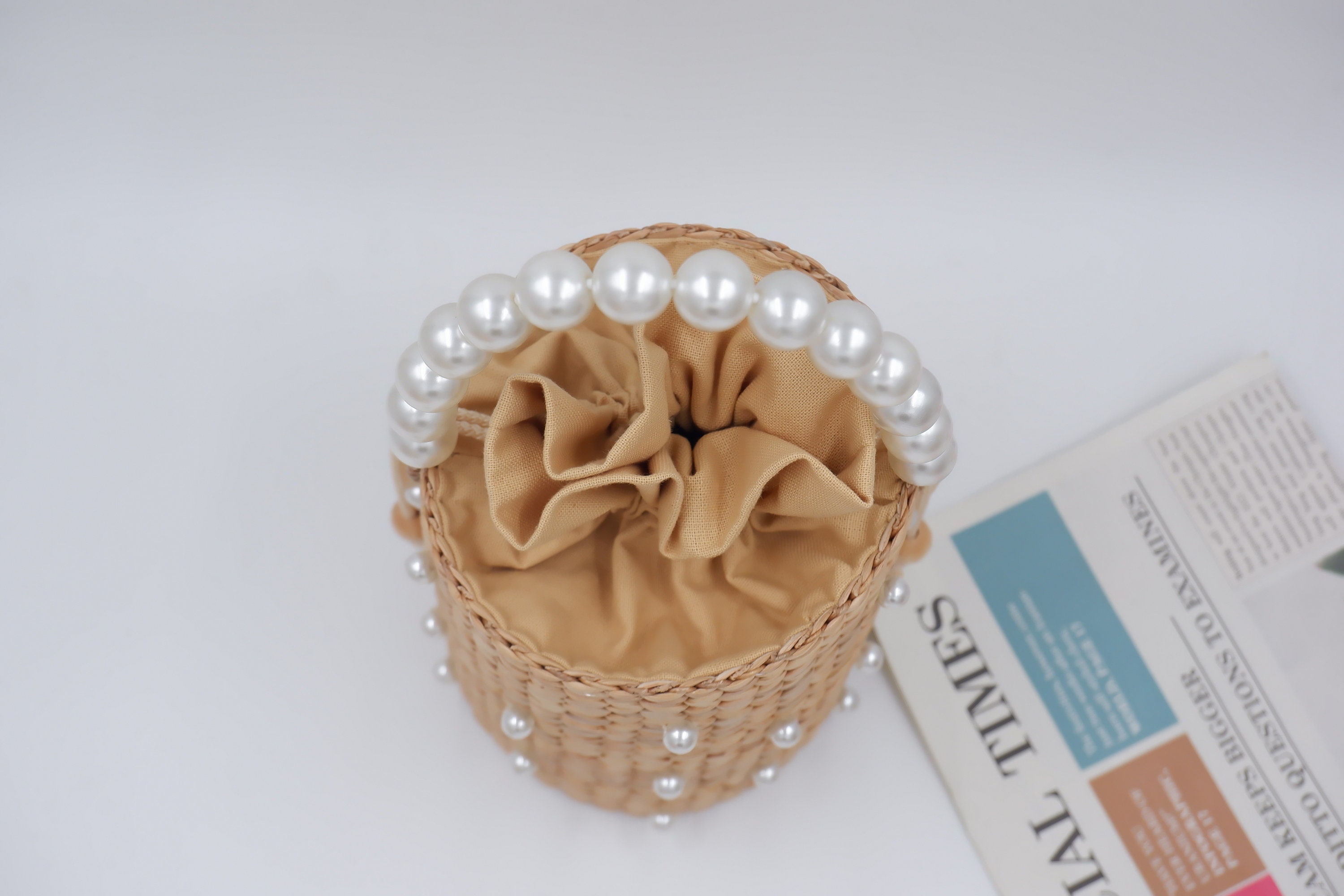 Straw Braided Pearl Beaded Strap Seashell Bag
