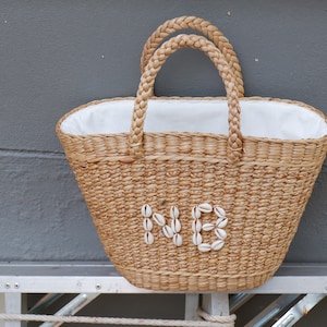 Personlig skalvävd toteväska: Monogrammerad bohemisk strandväska
