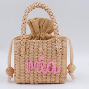 Borsa di paglia personalizzata: borsa a tracolla con nome ricamato