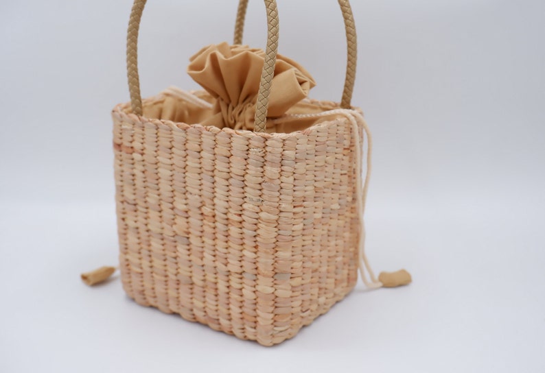 straw basket bag water hyacinth basket beach bag image 4