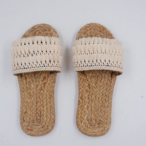 Beach Sandals, Bohemian Slippers, Bohemian Slippers, hotel slippers, Pom pom sandals, Straw Sandals, Greek Bridal, Bohemian, Raffia Shoes
