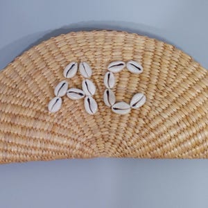 Personalised Cowrie Shell Monogram Woven Bag, Pesonalized Shell Straw Clutch Bag, Vintage women straw clutch bag