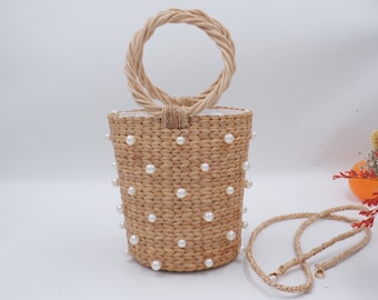 Woven bag with pearl decoration around the bag, Pearl Straw Bags, Women's straw woven bucket bag, beaded straw bag, Bridal Bag, Wrist Bag