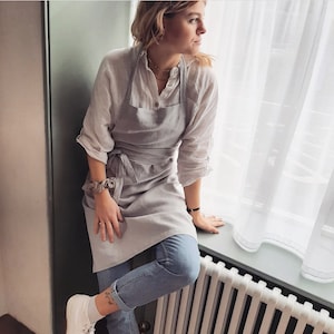 Linen Apron / Washed Linen apron with pockets / linen kitchen apron / unisex apron / gift for food lovers / barista apron / bakers apron