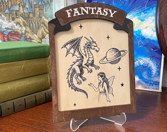 Znak na półkę z motywem fantasy: Drewniana dekoracja domowej biblioteki