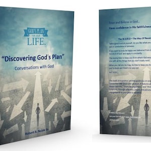Puede incluir: Una portada de libro con un fondo de cielo azul y un título que dice "El plan de Dios para tu vida." El subtítulo es "Descubriendo el plan de Dios" y "Conversaciones con Dios." El autor es Robert R. Noble Sr. La portada presenta un camino con muchas flechas apuntando en diferentes direcciones.