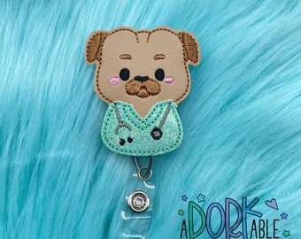 Pug perro cachorro enfermera insignia carrete