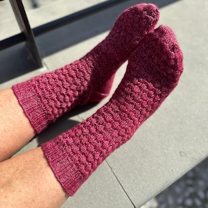 Bubble Socks fingering weight- knit pattern|Sock pattern|Instant Download|Beginner friendly|Winter knit|Simple knitting pattern