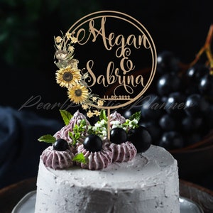 Sunflower Wedding Cake Topper, Garden Wedding Cake Decor, Themed Wedding Sign with Couple Name, Gift For Couple