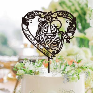 Rose Skelett Hochzeitstorte Topper, bis der Tod uns scheidet, Benutzerdefinierte Paar Namen Kuchenschild, Goldhochzeitstorte Topper, nur verlobtes Geschenk
