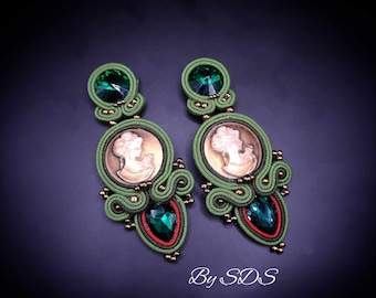 Gorgeous Emerald Green Soutache Earrings - Exquisite Handmade Jewelry to Add a Touch of Romance!