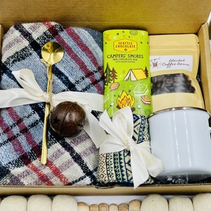Christmas gift, Holiday Gift, Winter gift, Gift box for women, Cozy gift basket, hygge gift box, sending a hug, thinking of you, sympathy
