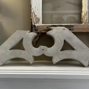 Antique architectural salvage/ salvage wood/farmhouse/repurposed/ vintage/old/ pediment/wood fragment/ antique chippy paint